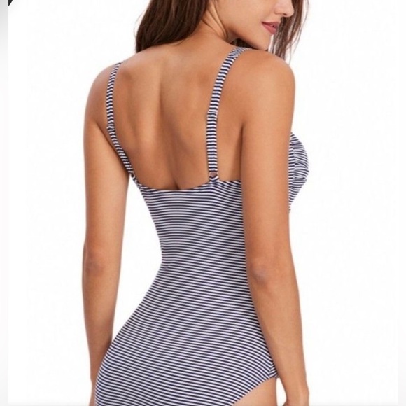 NIP TUCK Women’s SWIMSUIT TUMMY CONTROL ONE PIECE SIZE 6 - Picture 2 of 14